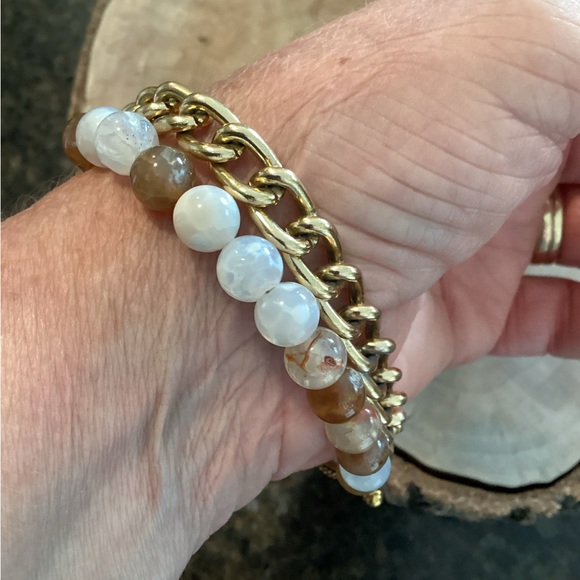 Dyed Fire Agate Bracelet - Picture 3 of 5